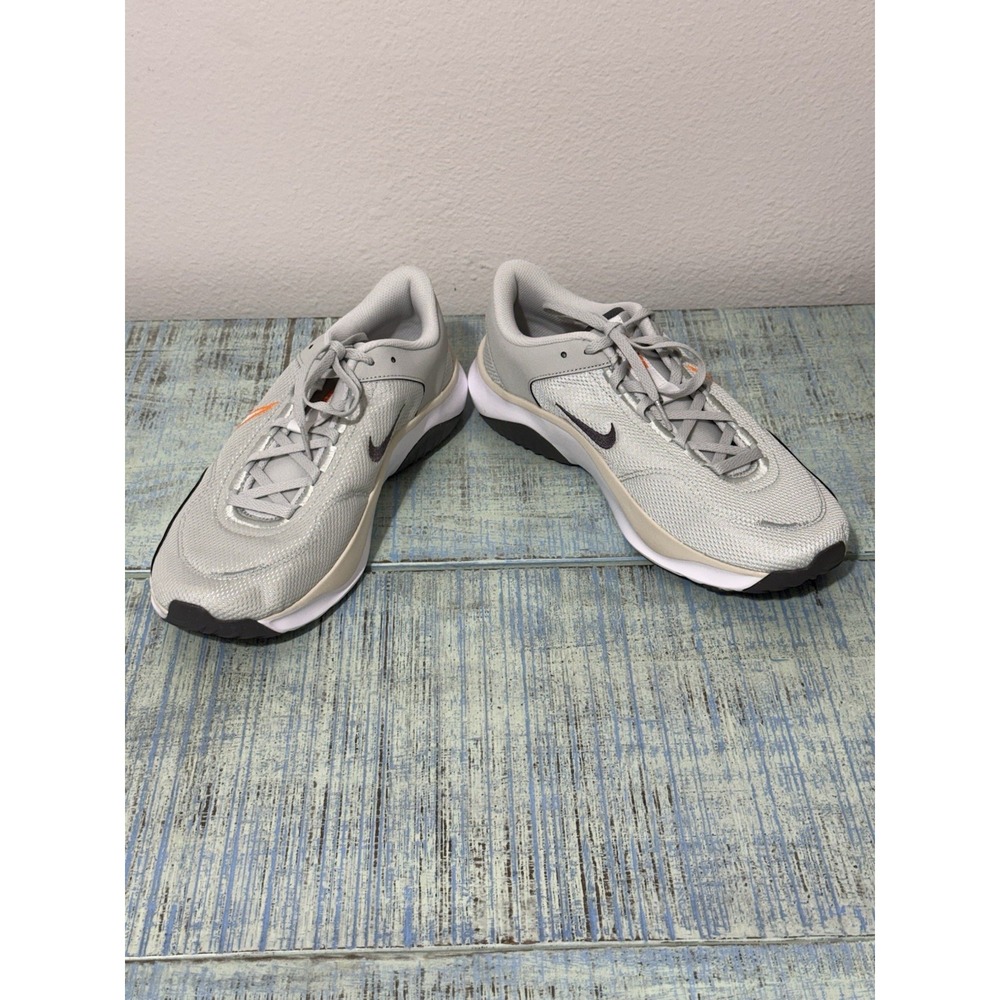 Nike Legend Essential 3 NN Men's Shoe Size 10.5 Light Silver Bright Mandarin New